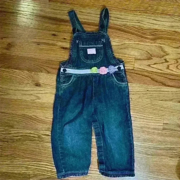 Vintage OshKosh B’Gosh Girls Denim Vestback Overalls Size 18 Months Embroidered - Picture 1 of 6